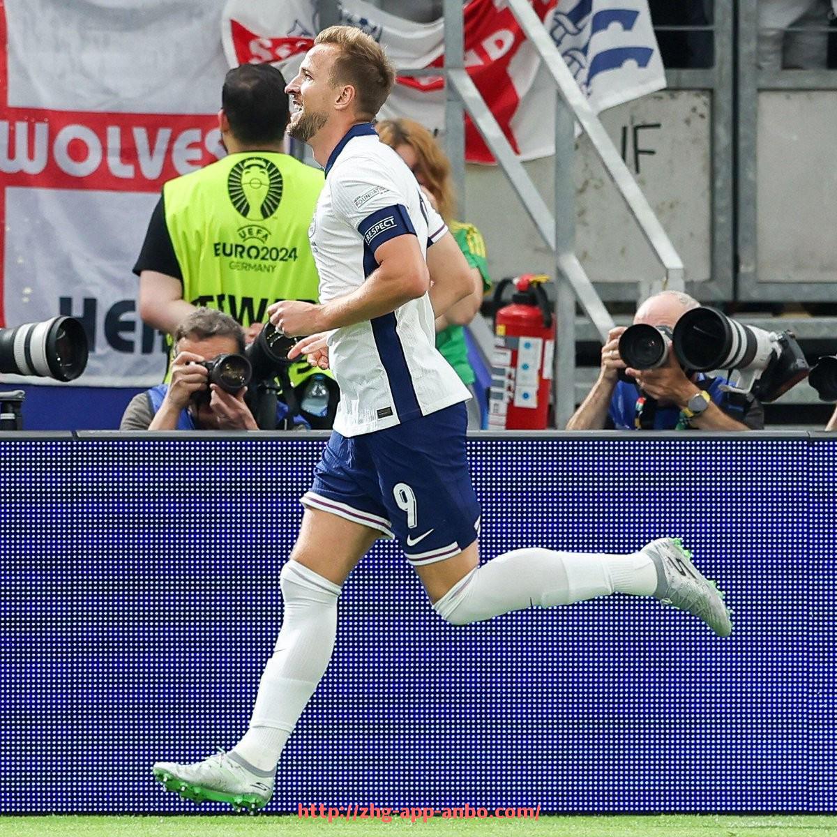 安博体育app下载-西甲超级杯赛制与参赛球队规则